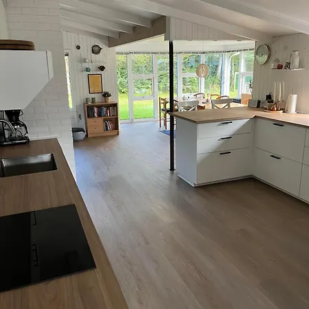 Lovely On A Plot, Only 500 Meters From The Water, Casa de Férias *